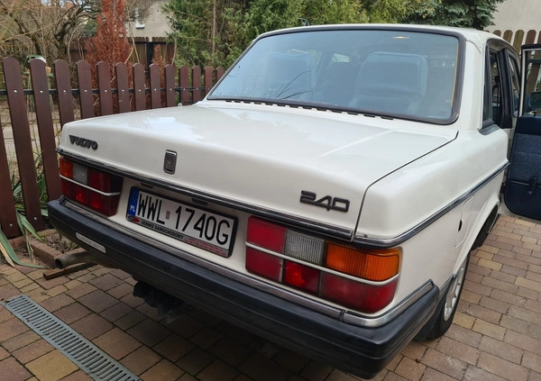 Volvo Seria 200 cena 18900 przebieg: 205177, rok produkcji 1991 z Ząbki małe 137